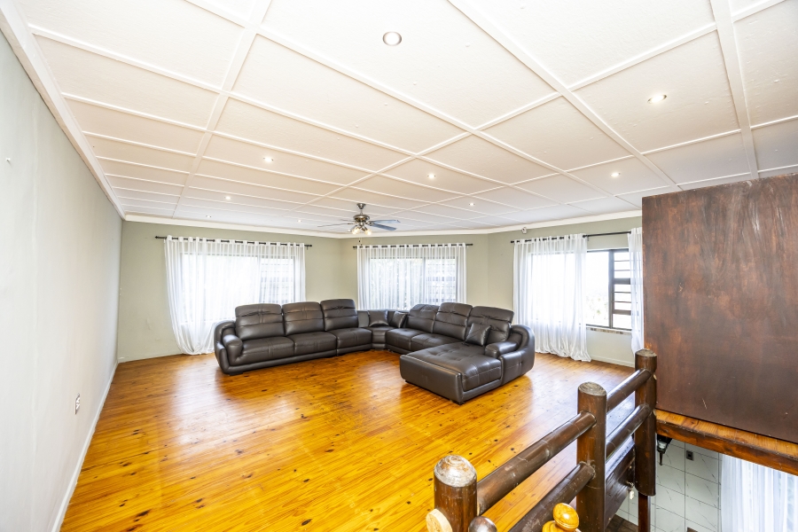 4 Bedroom Property for Sale in Sunnyridge Eastern Cape